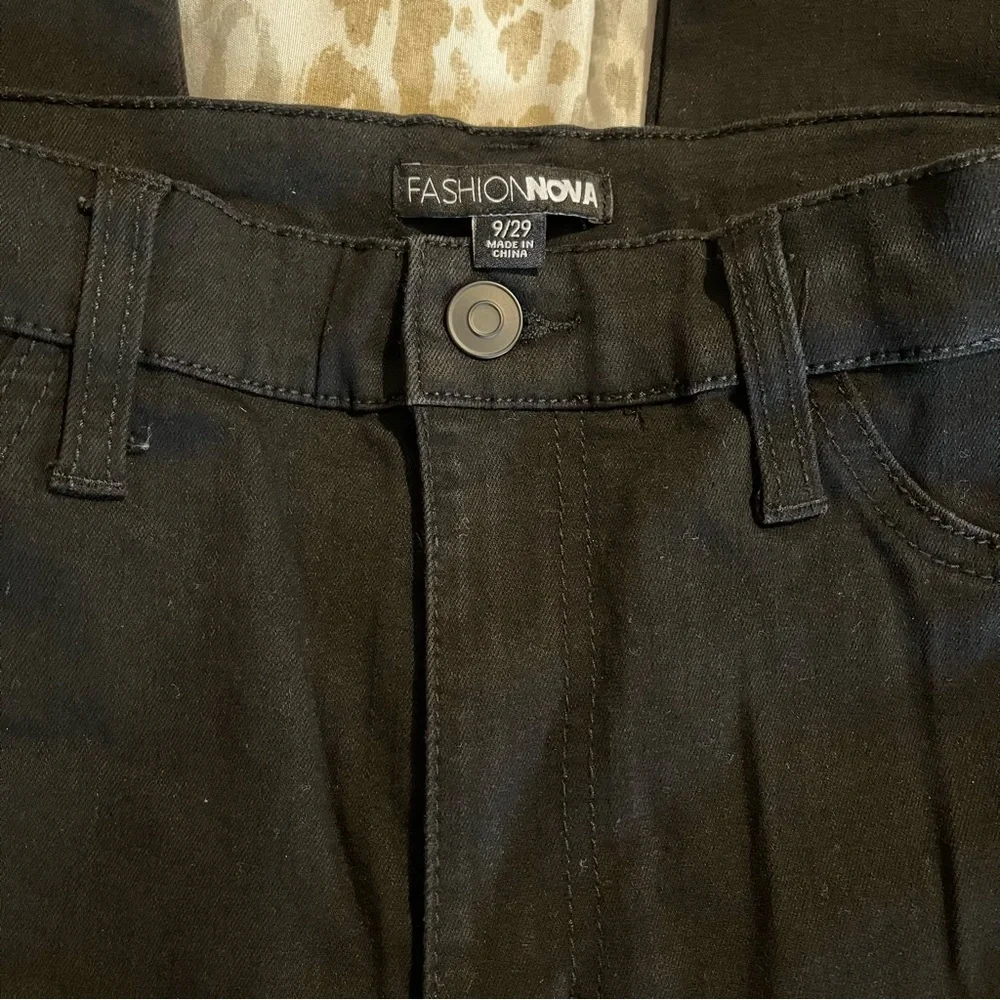 Black Wash Fashion Nova Skinny Jeans - Picture 5 of 6
